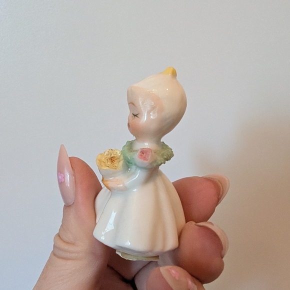 Small Girl Porcelain Figurine with Yellow and Green Accents - Picture 2 of 5